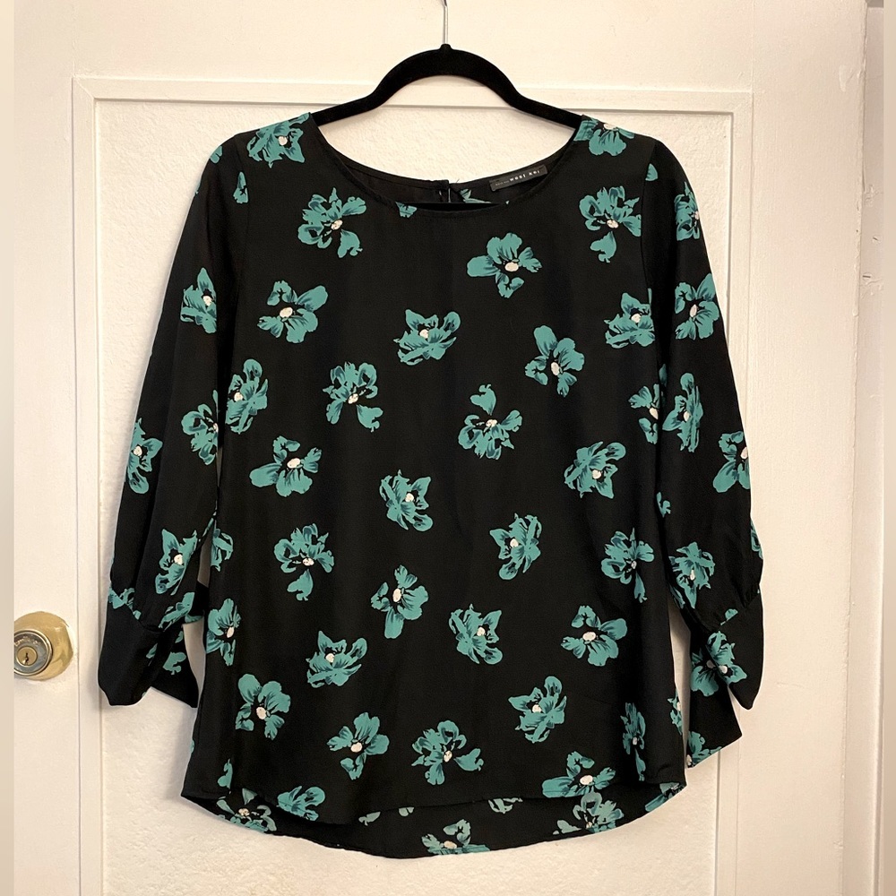 Chic Black and Green Floral Blouse Top